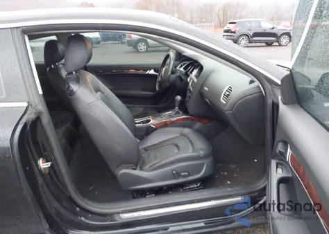 2011 Audi A5 2.0T Premium z USA, uszkodzony, nr VIN WAULFAFRXBA071322